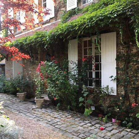 Bed and Breakfast Le Cedre Bleu Grosrouvre Екстер'єр фото