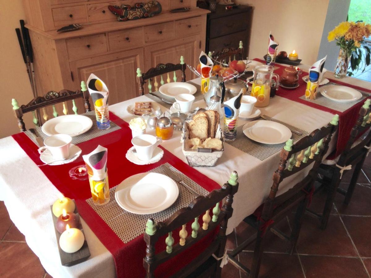 Bed and Breakfast Le Cedre Bleu Grosrouvre Екстер'єр фото