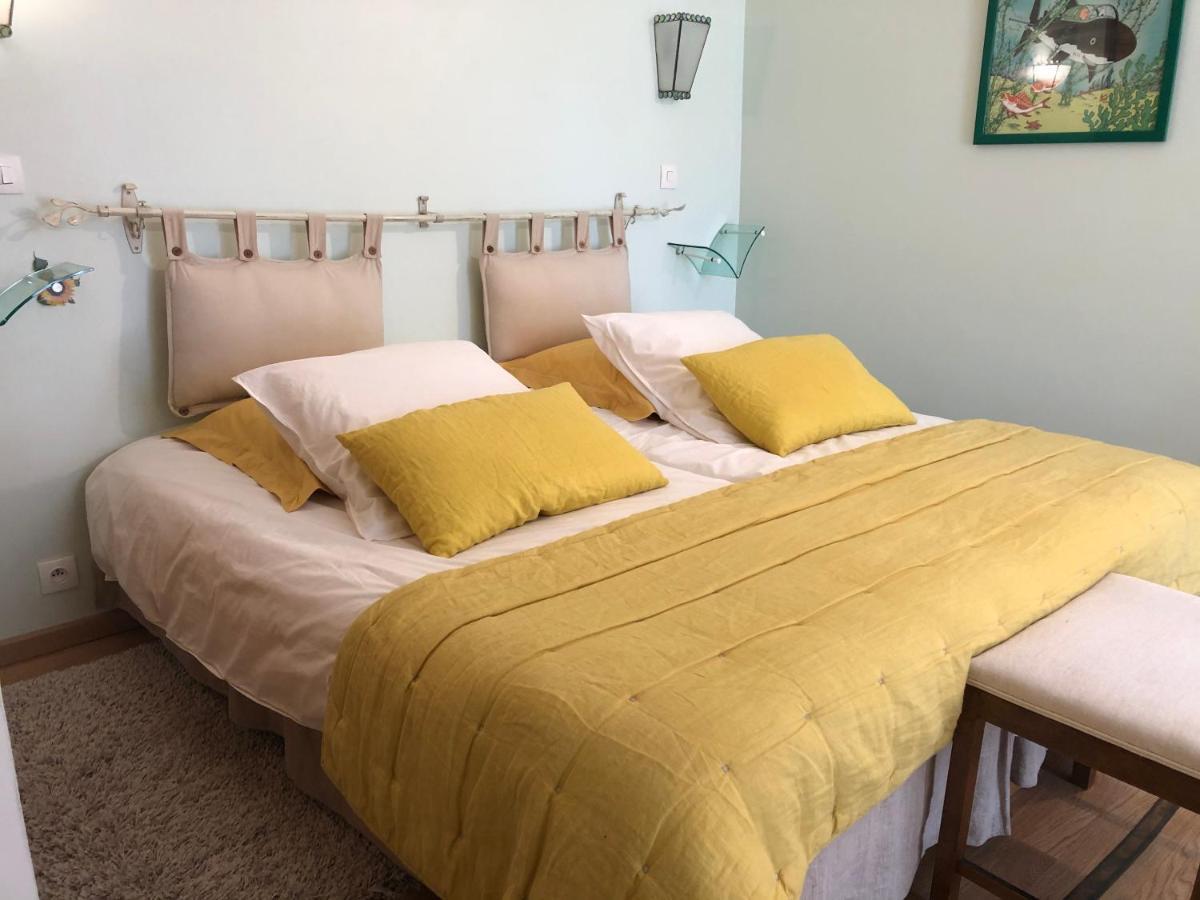 Bed and Breakfast Le Cedre Bleu Grosrouvre Екстер'єр фото